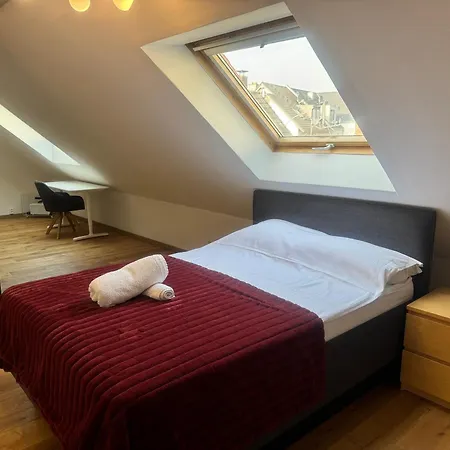 Lovely Monte Close To Cologne With Three Bedrooms And One Bathroom Apartment *