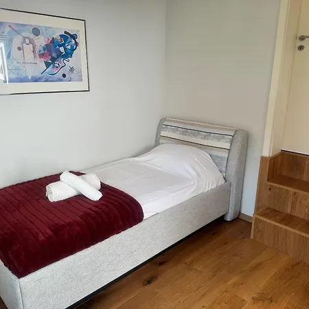 Lovely Monte Close To Cologne With Three Bedrooms And One Bathroom Frechen