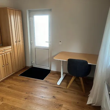 Apartmán Lovely Monte Close To Cologne With Three Bedrooms And One Bathroom