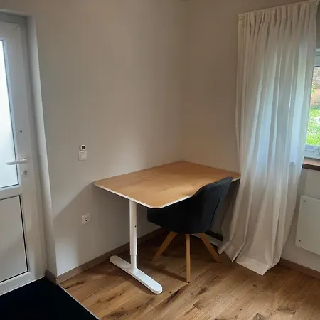 Apartmán Lovely Monte Close To Cologne With Three Bedrooms And One Bathroom *
