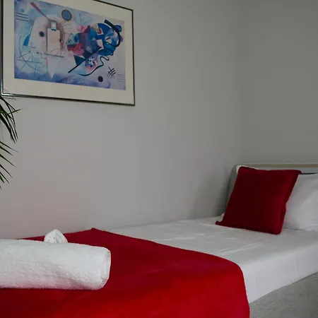 Apartmán Lovely Monte Close To Cologne With Three Bedrooms And One Bathroom *