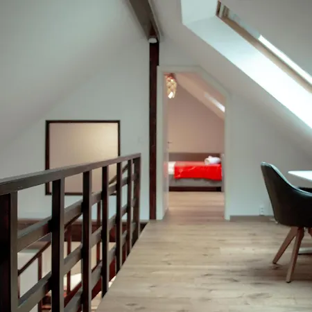 Apartmán Lovely Monte Close To Cologne With Three Bedrooms And One Bathroom Frechen