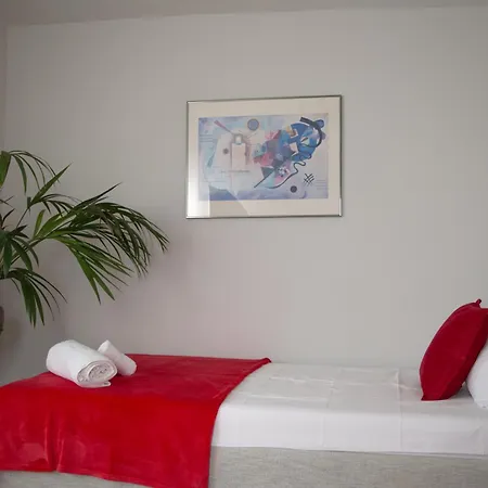 Lovely Monte Close To Cologne With Three Bedrooms And One Bathroom Frechen