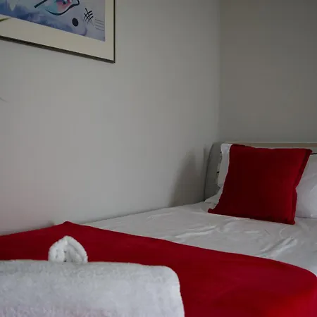 Lovely Monte Close To Cologne With Three Bedrooms And One Bathroom * Frechen