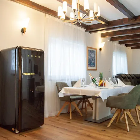 Lovely Monte Close To Cologne With Three Bedrooms And One Bathroom