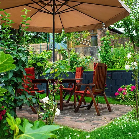 Apartmán Lovely Monte Close To Cologne With Three Bedrooms And One Bathroom
