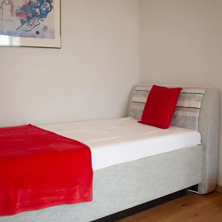 Lovely Monte Close To Cologne With Three Bedrooms And One Bathroom Frechen