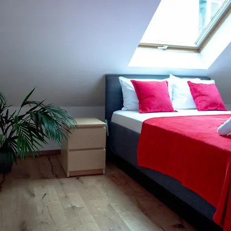 Lovely Monte Close To Cologne With Three Bedrooms And One Bathroom *