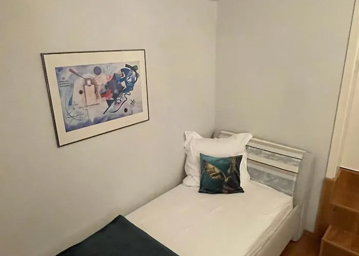 Apartamento Lovely Monte Close To Cologne With Three Bedrooms And One Bathroom *