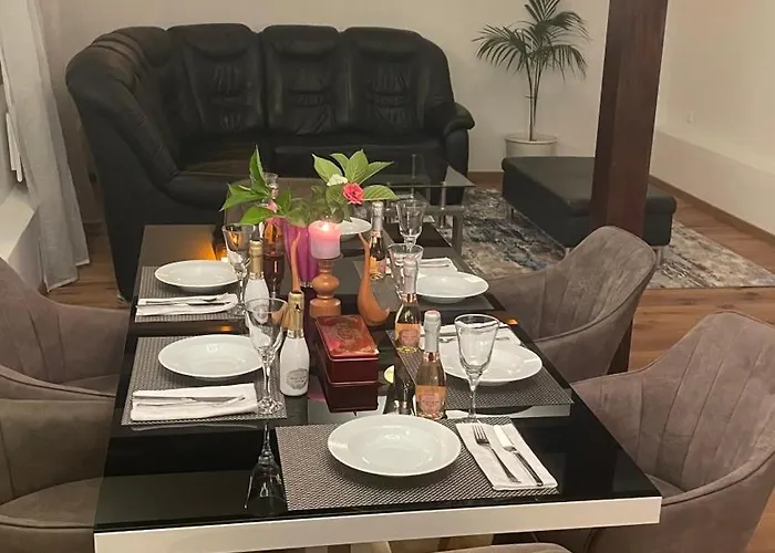 Apartamento Lovely Monte Close To Cologne With Three Bedrooms And One Bathroom Frechen