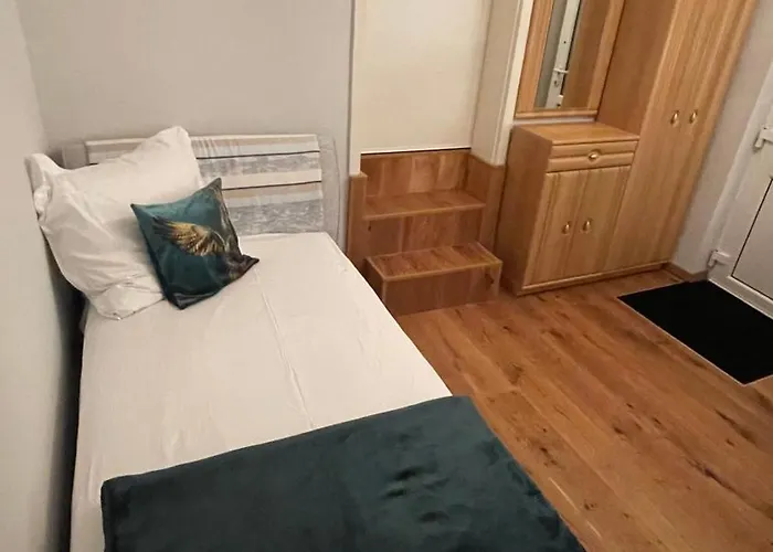 Apartamento Lovely Monte Close To Cologne With Three Bedrooms And One Bathroom