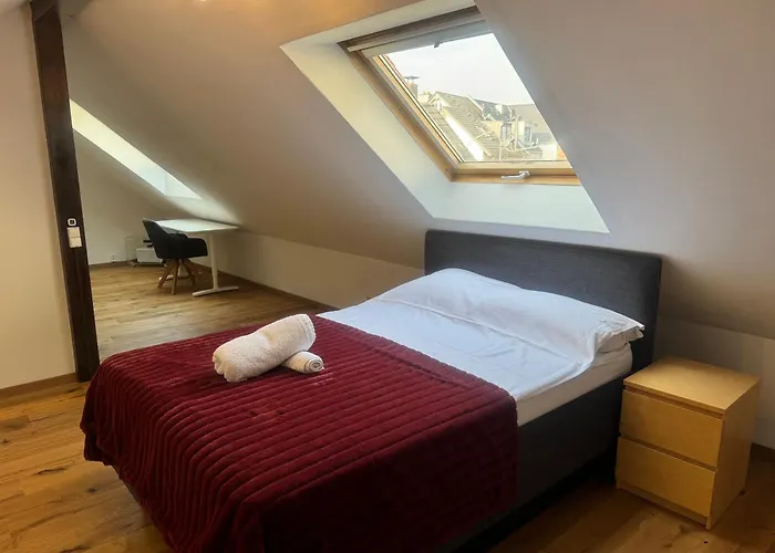 Lovely Monte Close To Cologne With Three Bedrooms And One Bathroom Appartement *