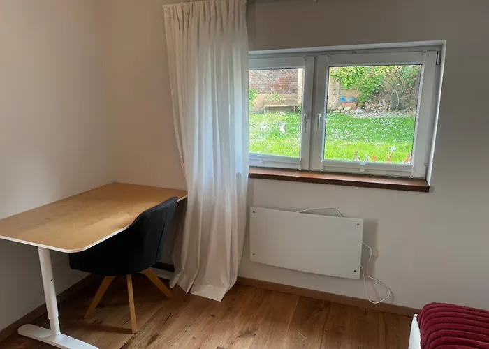 Lovely Monte Close To Cologne With Three Bedrooms And One Bathroom Apartamento Frechen