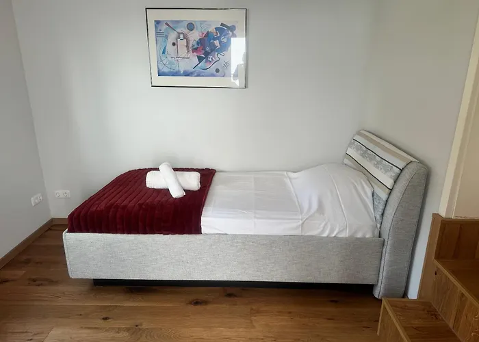 Lovely Monte Close To Cologne With Three Bedrooms And One Bathroom *