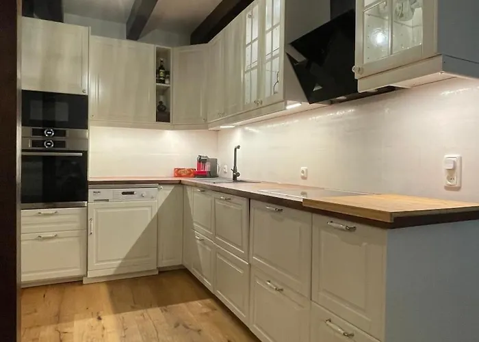 Lovely Monte Close To Cologne With Three Bedrooms And One Bathroom *