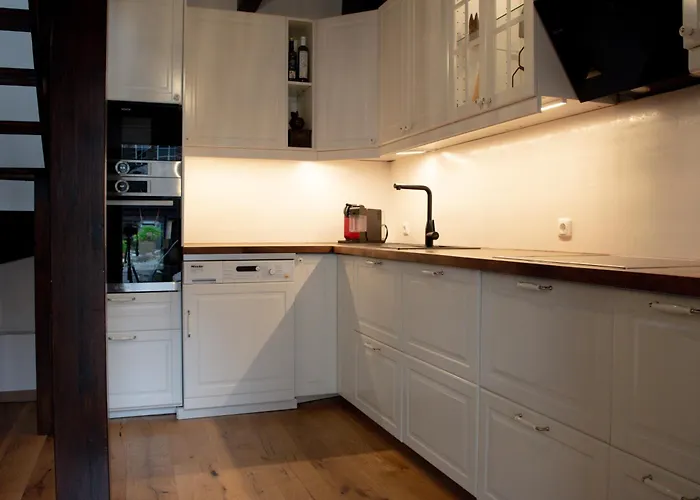 Lovely Monte Close To Cologne With Three Bedrooms And One Bathroom Apartamento *