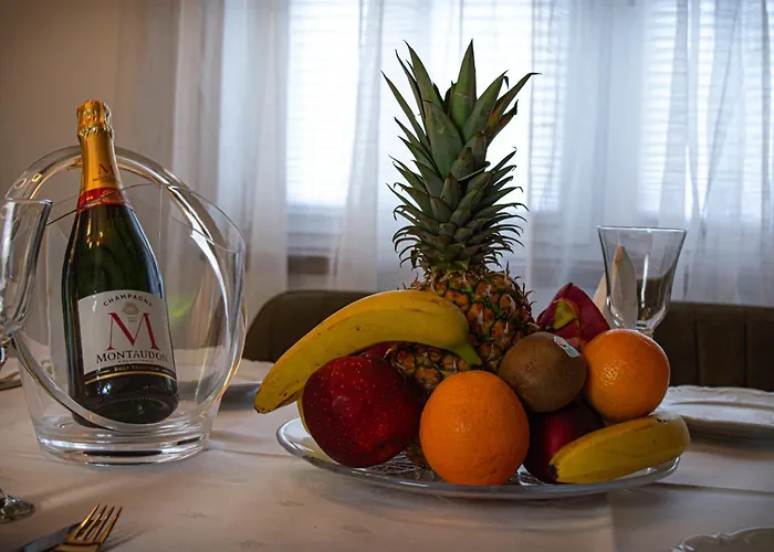 Appartement Lovely Monte Close To Cologne With Three Bedrooms And One Bathroom Frechen