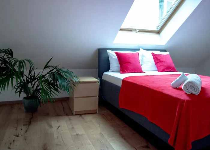 Lovely Monte Close To Cologne With Three Bedrooms And One Bathroom *