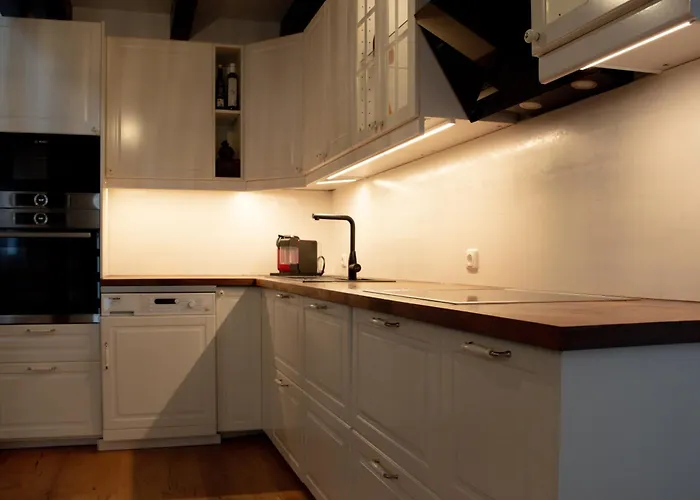 Lovely Monte Close To Cologne With Three Bedrooms And One Bathroom Frechen